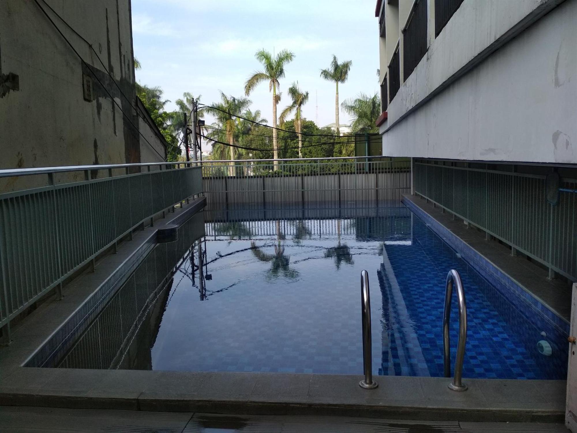Simply And Comfy Studio Room Apartment Beverly Dago By Travelio バンドゥン エクステリア 写真