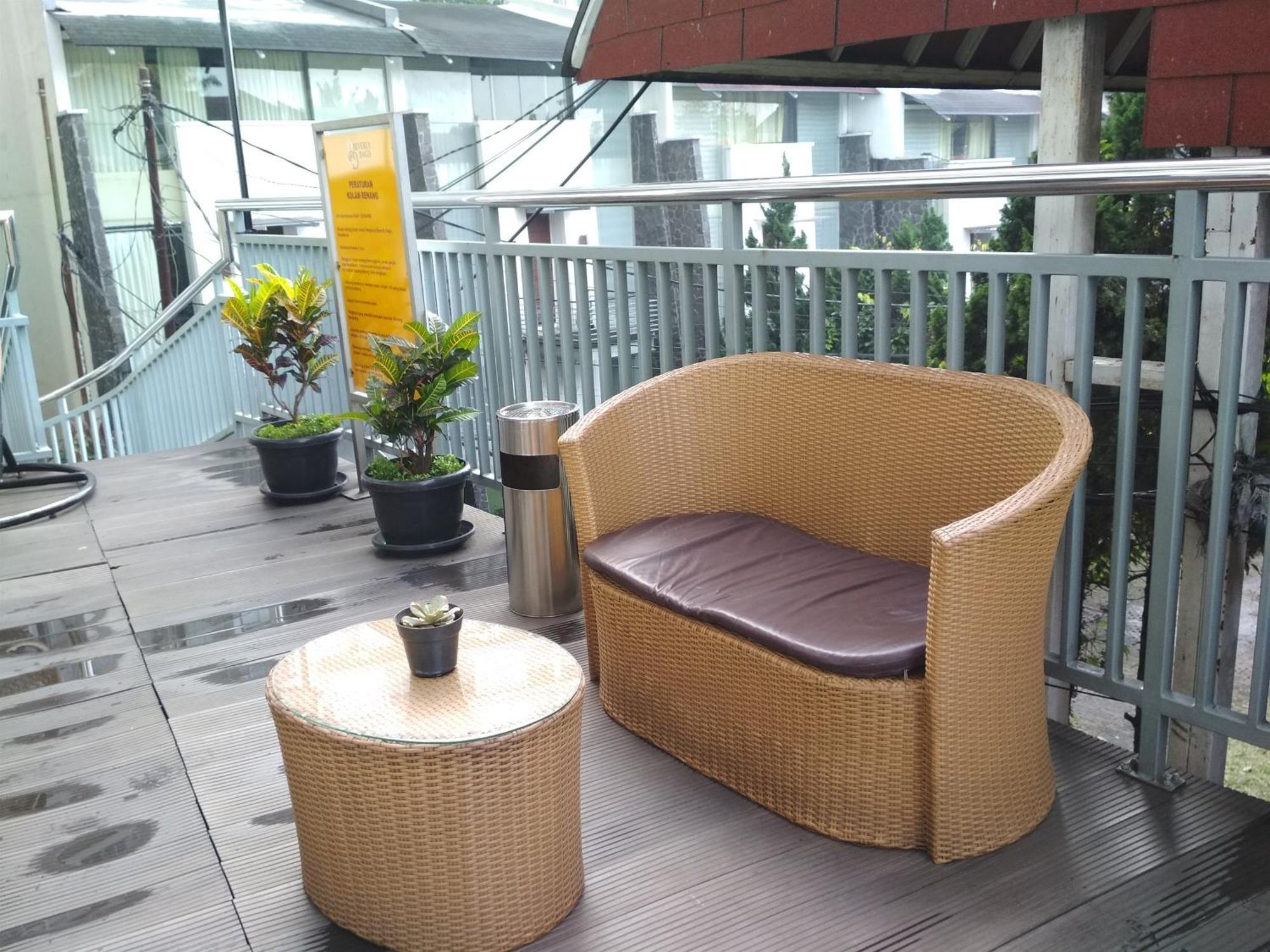 Simply And Comfy Studio Room Apartment Beverly Dago By Travelio バンドゥン エクステリア 写真